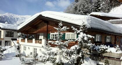 Idyllische Ferienwohnung in sonniger Hanglage by Interhome