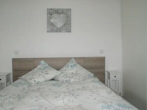 2 bedrooms, Internet - Wohnung (T3) **** Ghisonaccia Corse mit Pool by Interhome (Ghisonaccia)