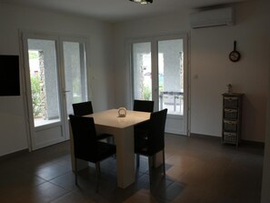 Dining - Wohnung (T3) **** Ghisonaccia Corse mit Pool by Interhome (Ghisonaccia)