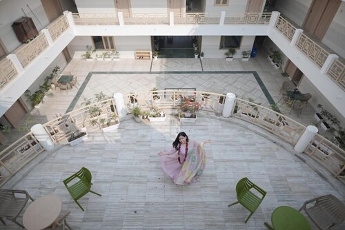 Shri Thakur Ji Niketan Near ISKCON 