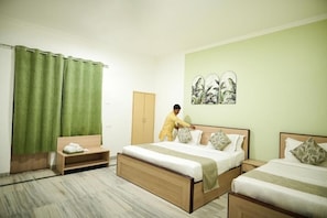 Zimmersafe, schallisolierte Zimmer, Bügeleisen/Bügelbrett