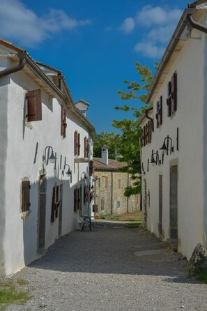 Exterior - Istrien Traditionelles Steinhaus 3 by Interhome (Buzet)