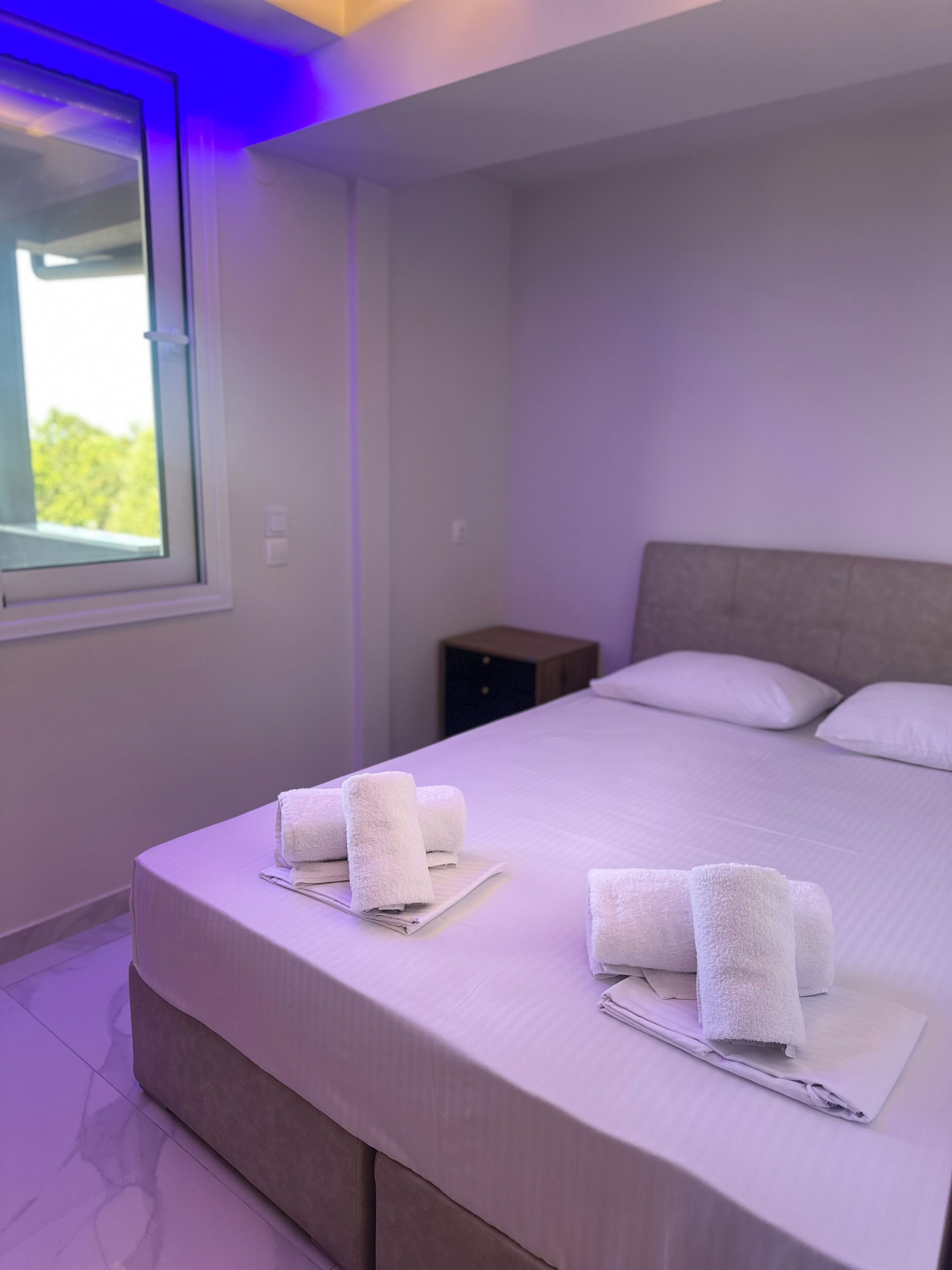 Apartamento familiar, vistas parciales al mar | Wifi gratis y ropa de cama