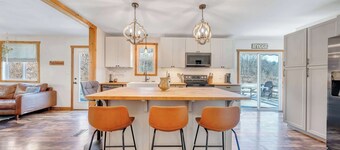 3BR Retreat: Peaceful, Mountain View, Pet Friendly