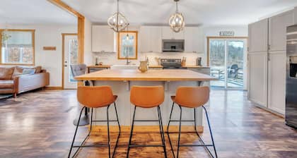 3BR Retreat: Peaceful, Mountain View, Pet Friendly