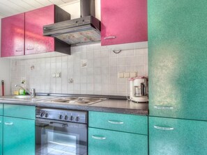 Fridge, oven, cookware/dishes/utensils - mit vielen Freizeitmöglichkeiten by Interhome (Ballenstedt)