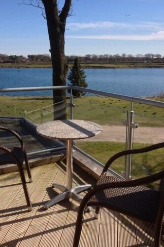 mit atemberaubendem Blick auf den See by Interhome