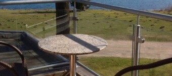 mit atemberaubendem Blick auf den See by Interhome