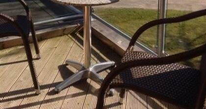 mit atemberaubendem Blick auf den See by Interhome