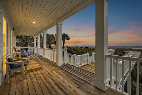 Beach Please: 4  BR, 3  BA House in Wrightsville Beach, Sleeps 12
