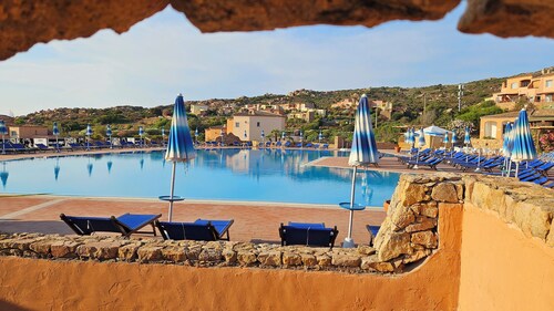 Calarossa-Red Island First Row House with Sea View and Double Terrace