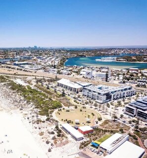 Beach - 3BR North Fremantle Retreat  Ocean,Bay & Workspace (North Fremantle)