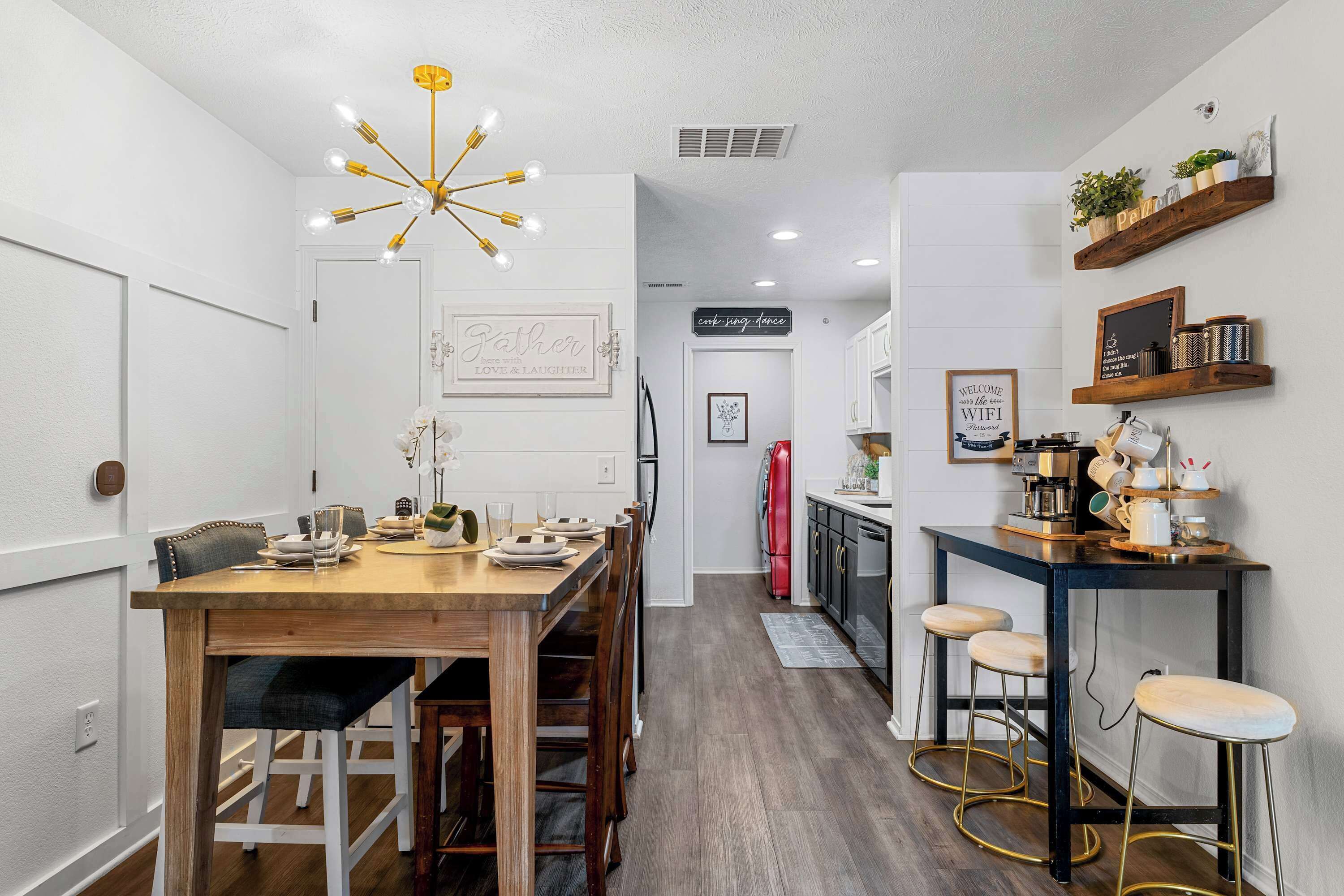 Apartment, Mehrere Betten, Terrasse, Gartenblick (Ashley's Luxurious Snuggery) | Speisen