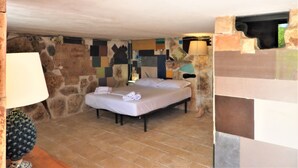 Unclassified image, 4 of 45, button - Giniusa' Studio mit Whirlpool-Badewanne by Interhome (Calabernardo)