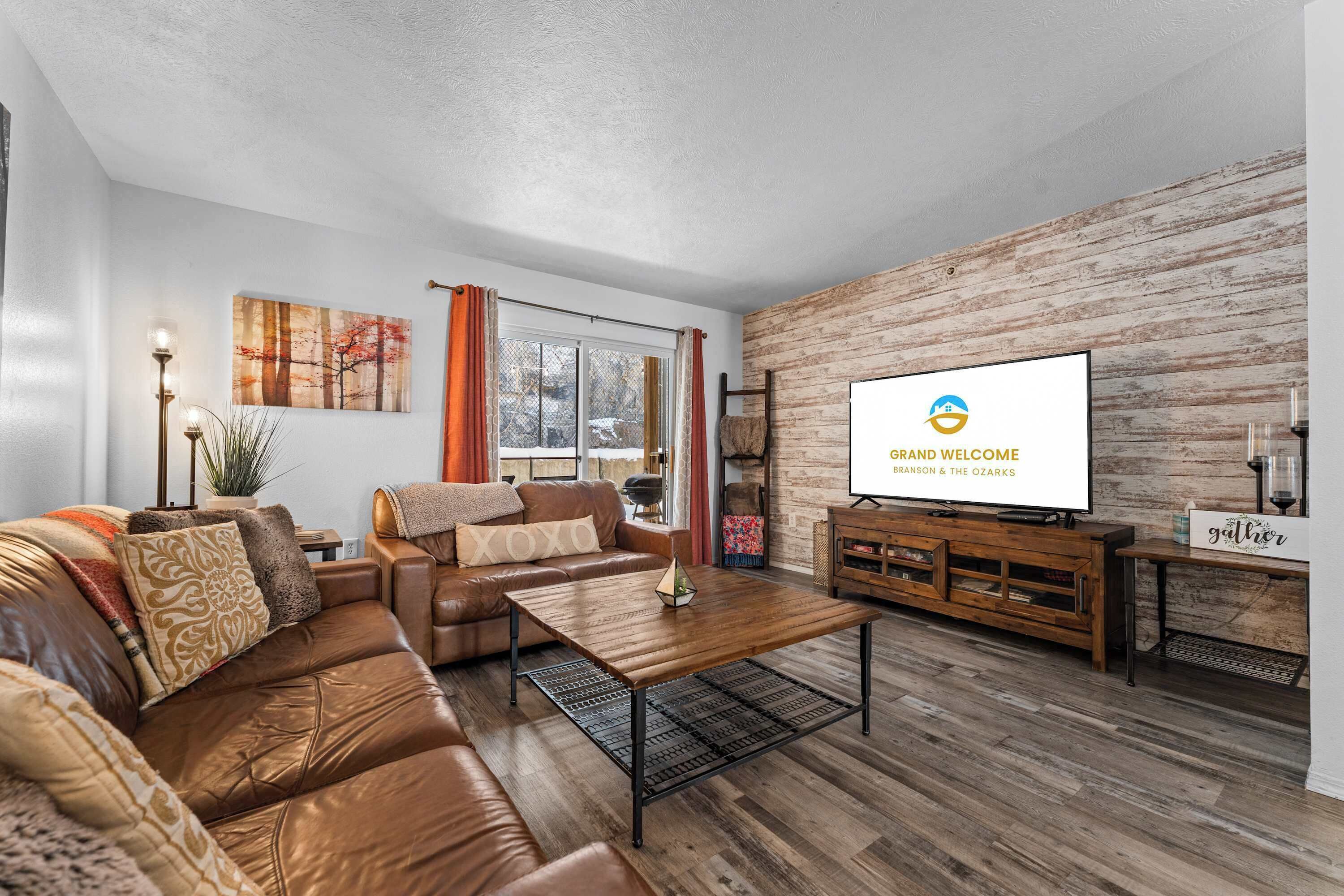 Condo, Multiple Beds, Patio, Garden View (Ashley's Charming Chalet) | Living area