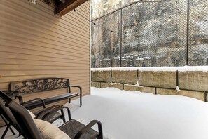 Property grounds - Ashley's Charming Chalet (Branson)