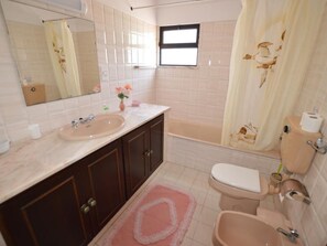 Towels - Große Wohnung in Carvoeiro mit Möblierter Terrasse by Interhome (Carvoeiro)