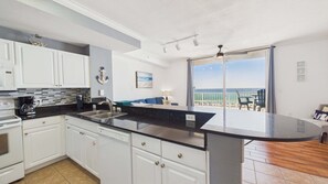 Refrigerador, microondas, parrilla de estufa y lavavajillas 