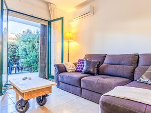 TV - Vacation home Teules by Interhome (Cambrils)