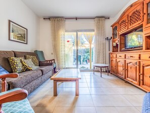TV - Vacation home Teules by Interhome (Cambrils)