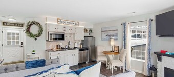 Taneycomo Topia Quaint Studio