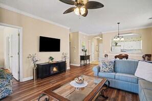 Smart TV, fireplace - Arbor Trace #921 in Barefoot Resort! Perfect for Golf & Beach! New Unit! (North Myrtle Beach)
