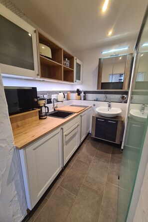 Fridge, microwave, oven, dishwasher - Kraxler Single by Interhome (Weißenstadt)