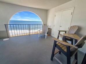 Property grounds - Direct oceanfront 2 bedroom, 2 bathroom corner condo! 94001304 (Ocean City)
