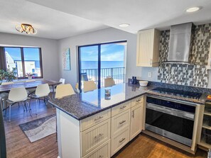 Microwave, coffee/tea maker - Direct oceanfront 2 bedroom, 2 bathroom corner condo! 94001304 (Ocean City)