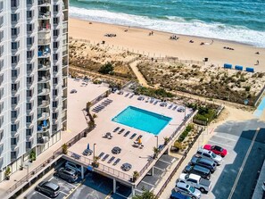 Exterior - Direct oceanfront 2 bedroom, 2 bathroom corner condo! 94001304 (Ocean City)
