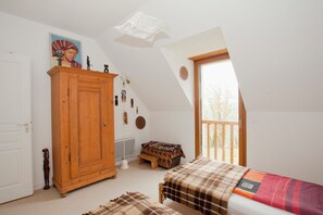 5 bedrooms, WiFi, bed sheets - Modern house with herb garden - Maison 30 (Saint-Jean-de-Laur)