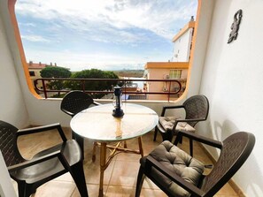 Outdoor dining - Studio with Wifi for 2 in Roses (Roses)