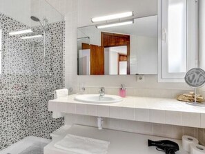 Towels - Strandvilla Beach and Ocean in Son Serra De Mari by Interhome (Son Serra de Marina)