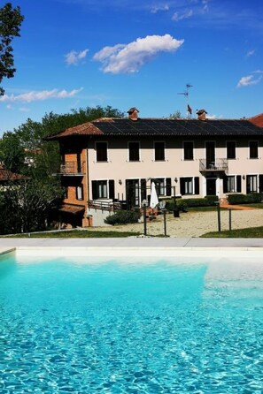 Pool - in Azzano D'asti mit Kleiner Terrasse by Interhome (Azzano d'Asti)