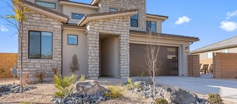 Splash and Putt Paradise: Private Pool, Splash Pad