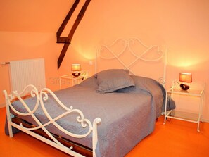 8 habitaciones y wifi gratis 