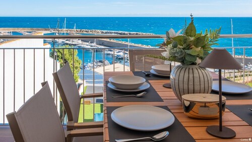 Renovated Palamós Apartment with Air Conditioning and Wifi