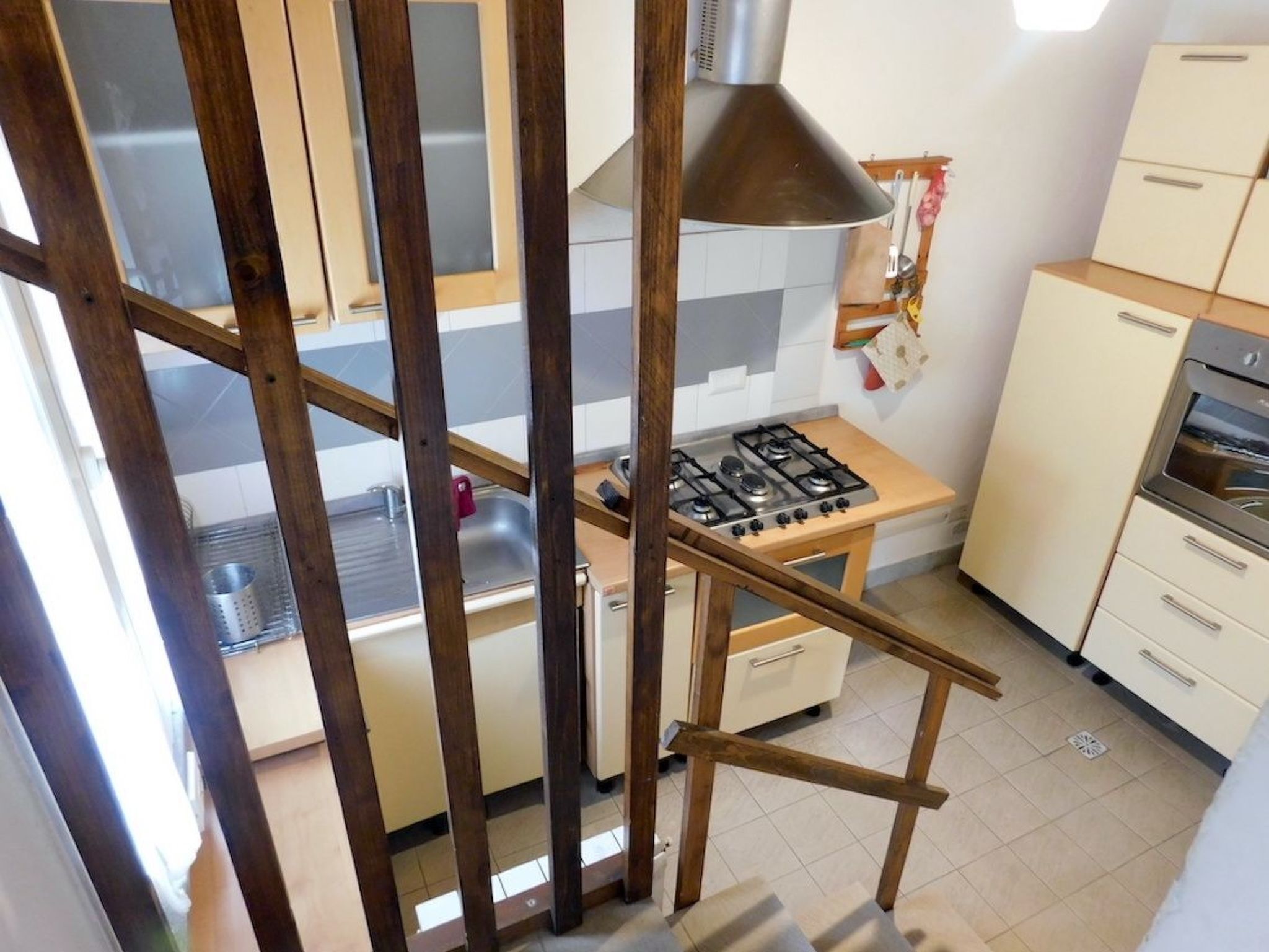 Fridge, oven, cookware/dishes/utensils