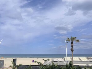On the beach - T2 Apartment in Canet-en-Roussillon with air conditioning and wifi (Canet-en-Roussillon)