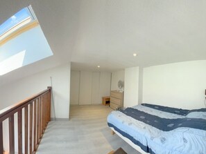1 bedroom, WiFi - Superb renovated apt with AC and balcony 50m from the lake (Port Leucate)