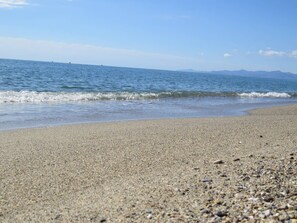 On the beach - Apartment for 6 near beach with private parking (Le Barcarès)