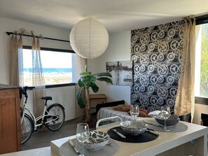 Interior - Cozy beachfront apartment with parking (Le Barcarès)