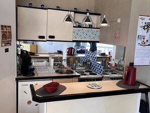 Fridge, microwave, coffee/tea maker - Lovely studio for 2, 20 m from the beach - Canet Plage (Canet-en-Roussillon)