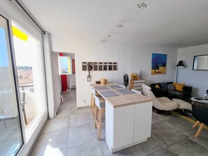 TV - Renovated apartment 5 pers with parking in Barcares (Le Barcarès)