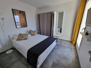 2 bedrooms, free WiFi - Renovated apartment 5 pers with parking in Barcares (Le Barcarès)