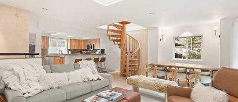 Televisión y chimenea