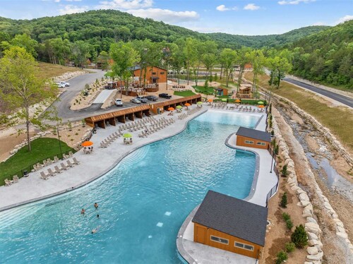 Cozy Creekside Stay for 8