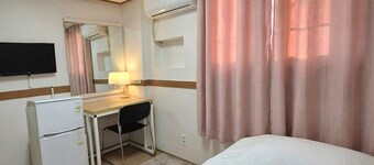 Stay on Line2,5/Direct to Hongdae Gangnam Airport/Private Bath/AC/6008 Limousine