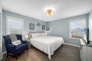 3 bedrooms, desk, iron/ironing board, free WiFi - Mexico Beach w/Low Speed Vehicle (Mexico Beach)