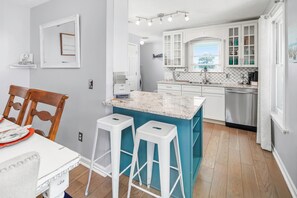 Fridge, microwave, oven, dishwasher - Mexico Beach w/Low Speed Vehicle (Mexico Beach)